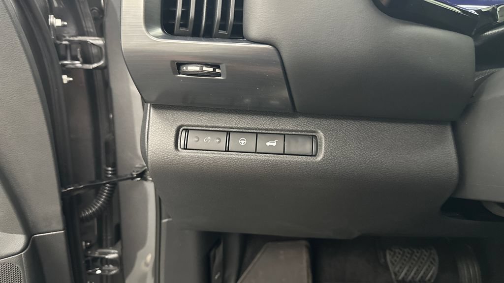 New 2026 Nissan Pathfinder SL AWD/4WD image 17