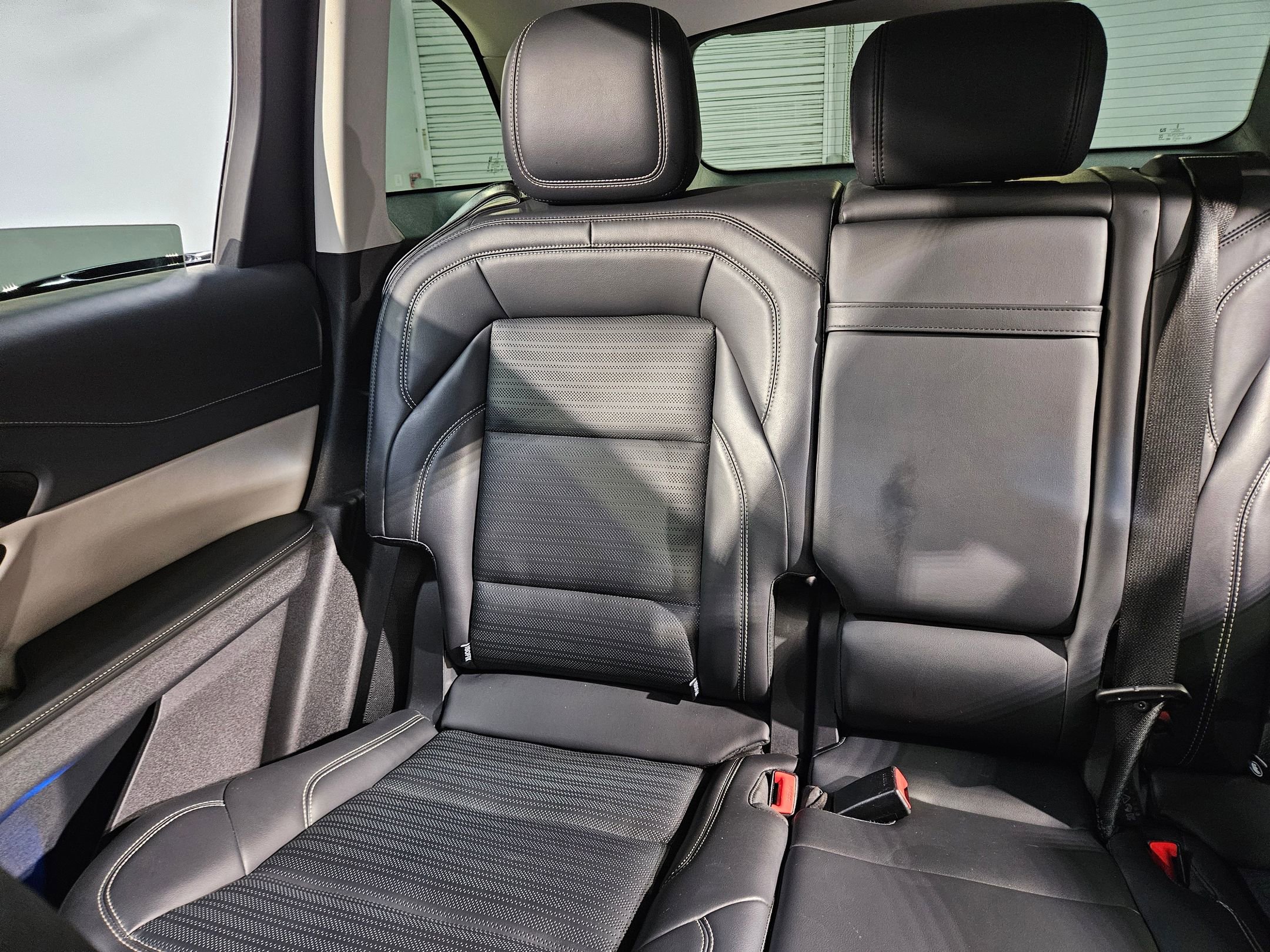 Used 2024 Lincoln Nautilus Reserve image 12