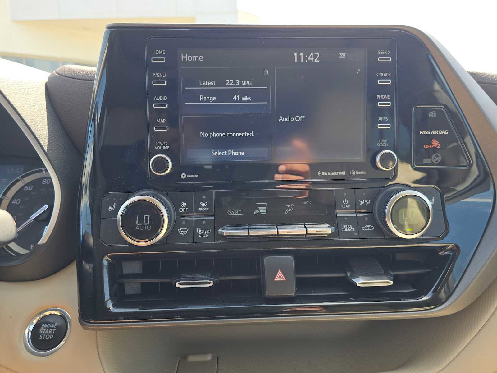 Used 2022 Toyota Highlander XLE image 27