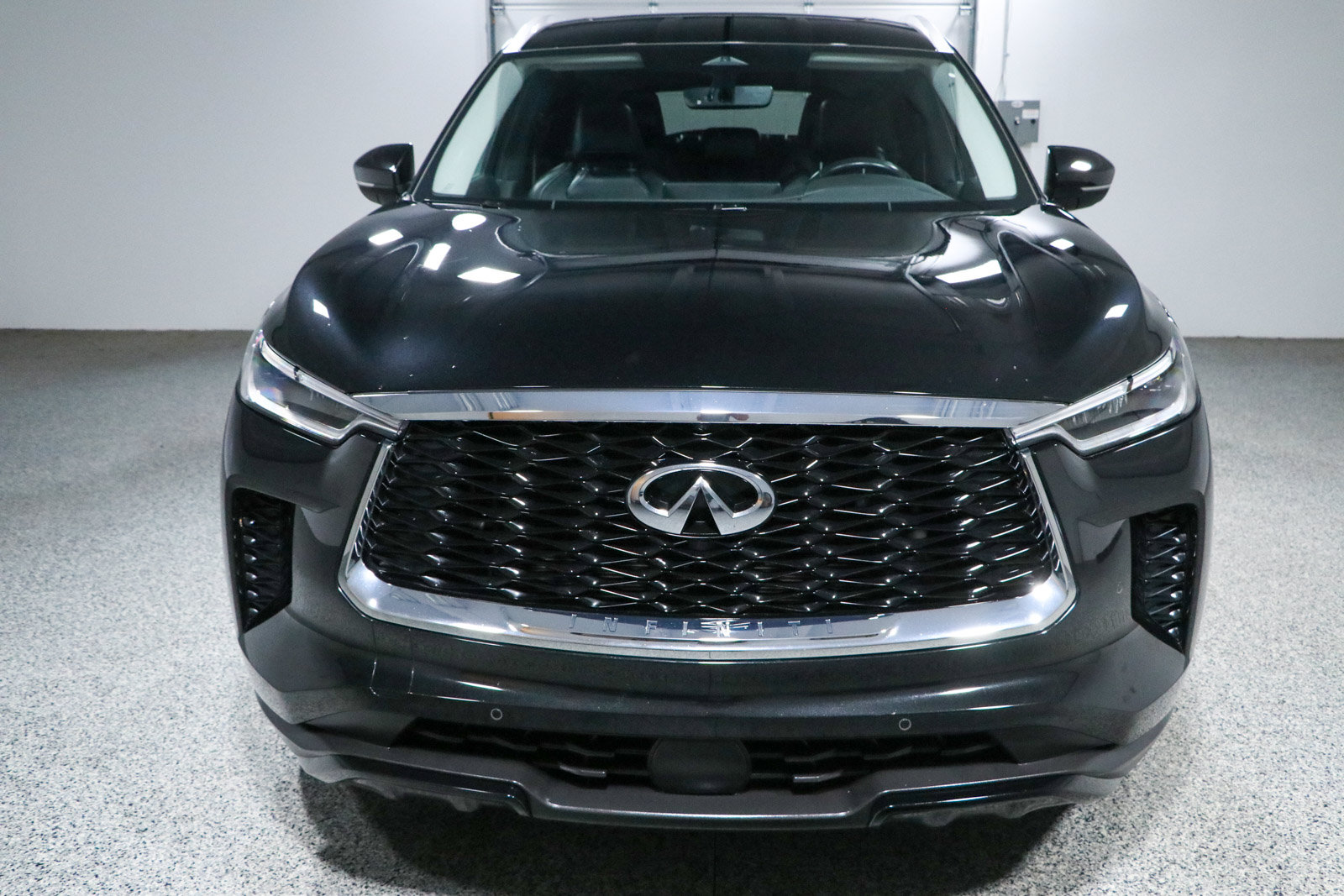 Used 2023 INFINITI QX60 Luxe w/ Cargo Package FWD image 4