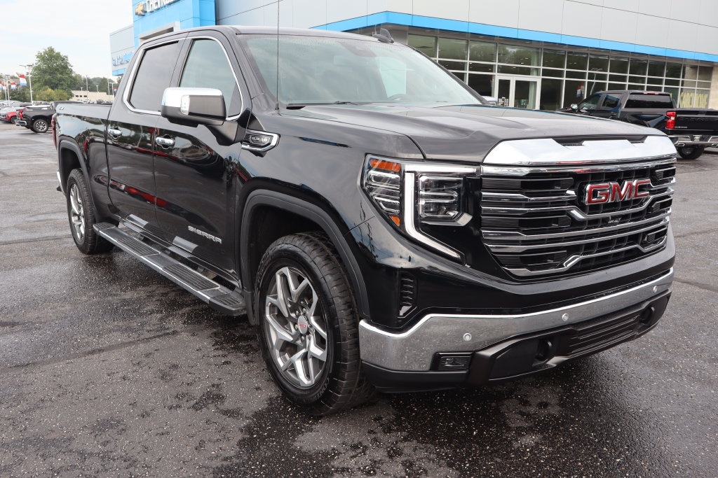 Used 2024 GMC Sierra 1500 SLT w/ SLT Premium Plus Package AWD/4WD image 2