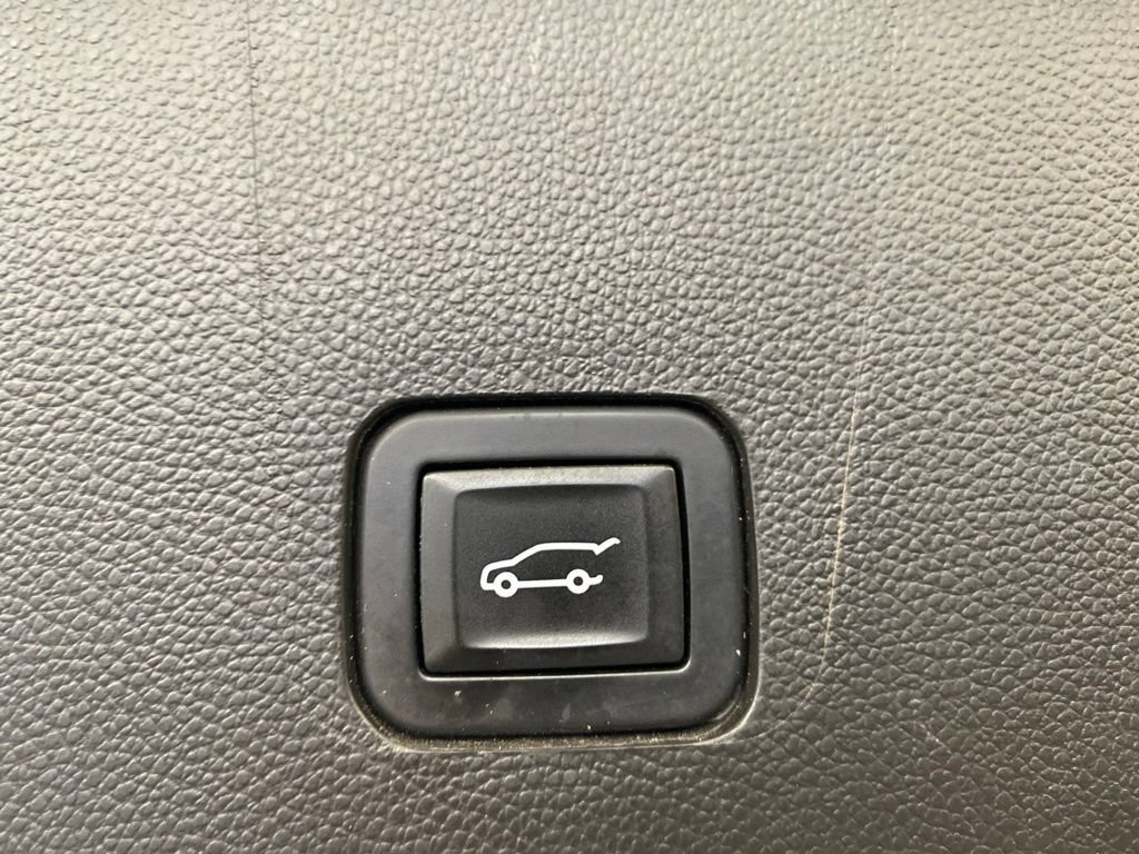 Used 2018 Chevrolet Traverse Premier w/ LPO, Floor Liner Package AWD/4WD image 30