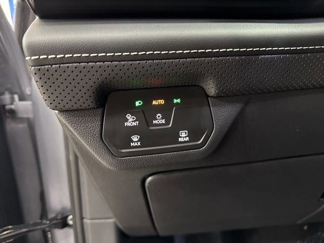 Used 2024 Volkswagen Atlas SE image 11