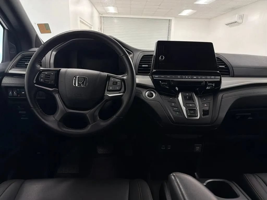 Used 2025 Honda Odyssey Sport-L image 12