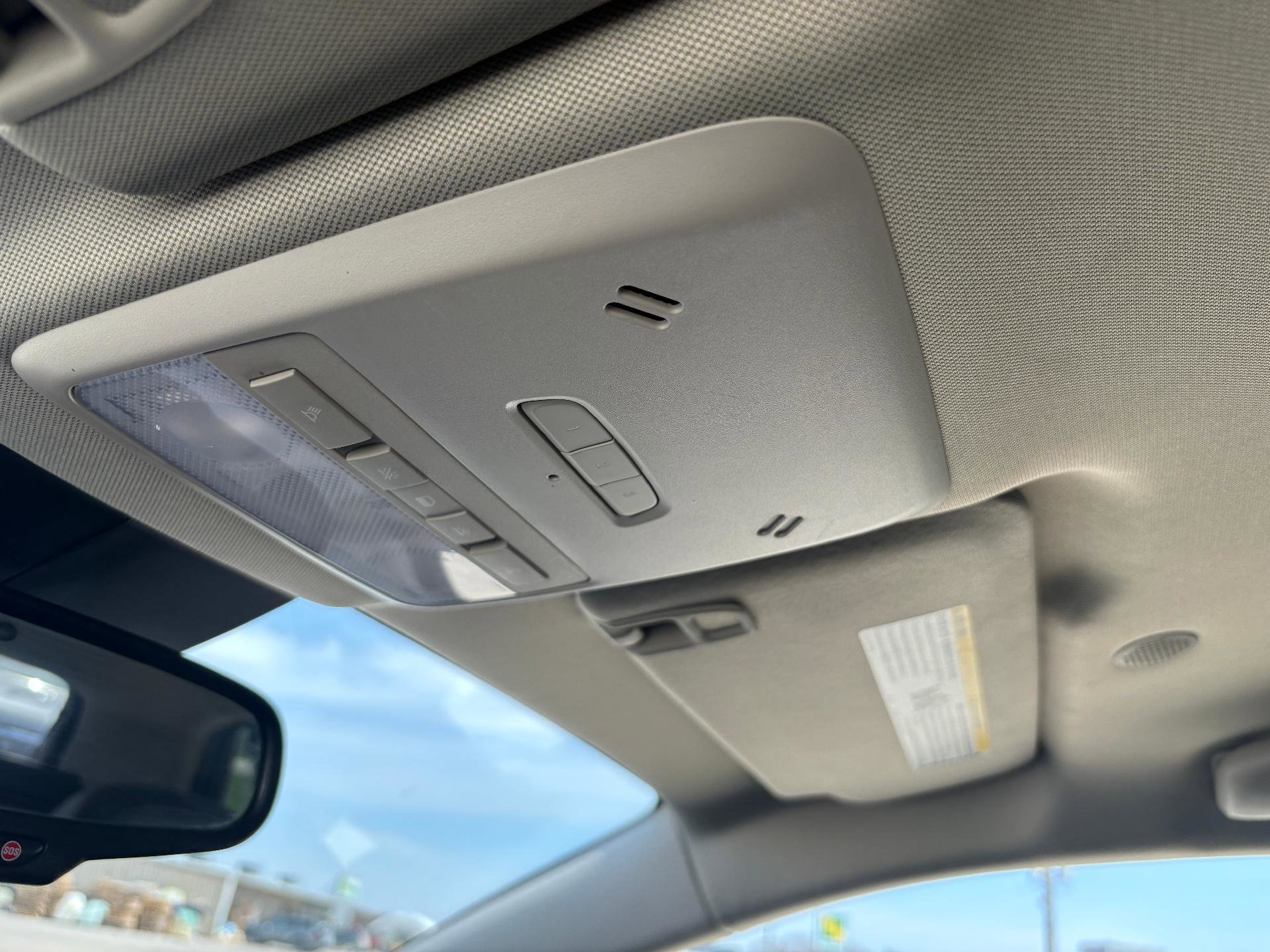 Used 2019 Buick Encore Essence AWD/4WD image 29