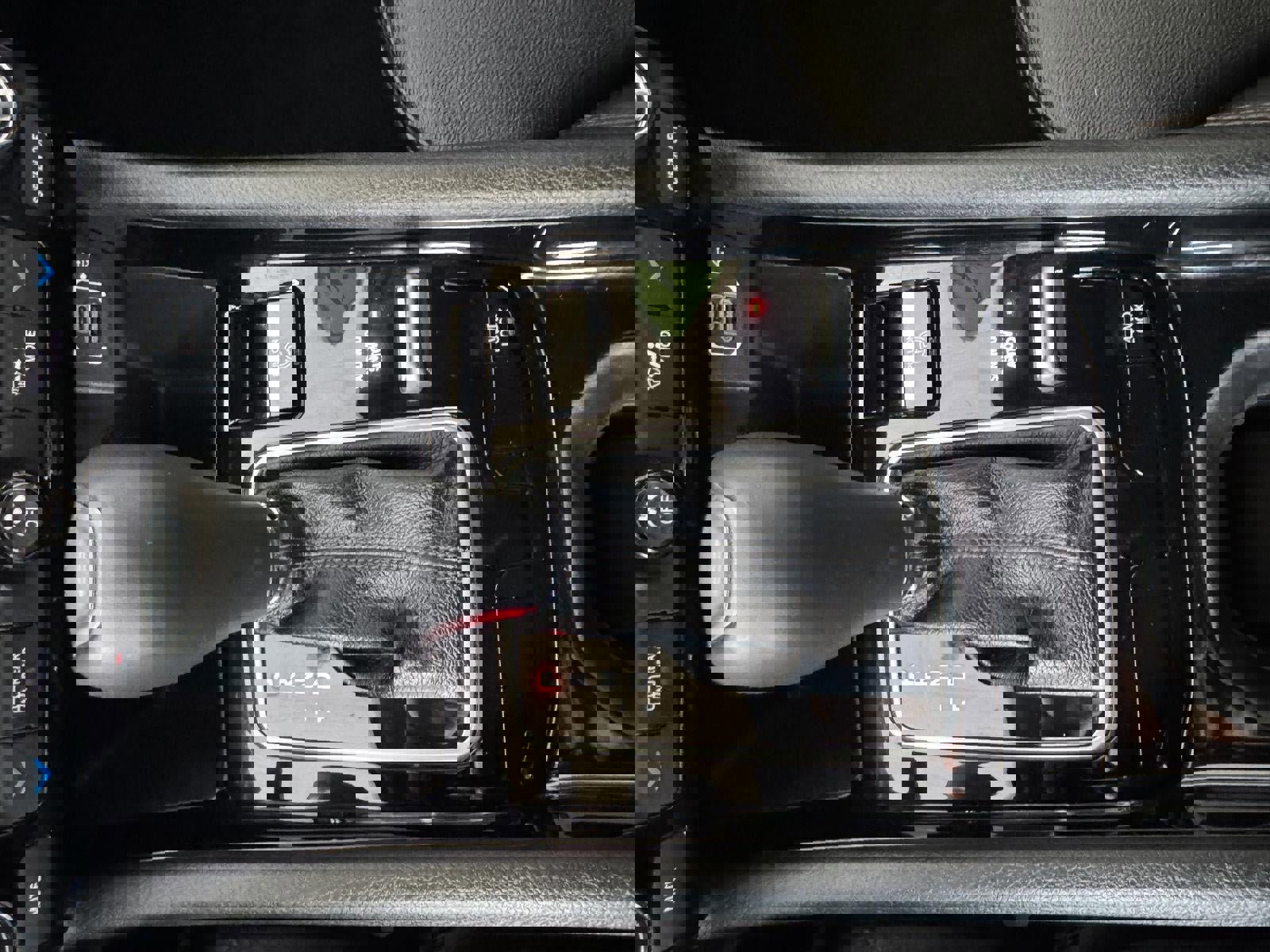 Used 2024 Jeep Compass Limited image 24