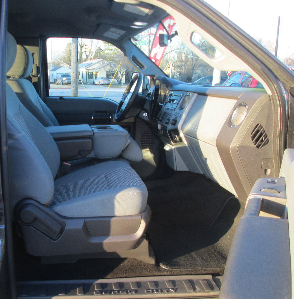 Used 2015 Ford F250 XLT w/ XLT Premium Package image 11