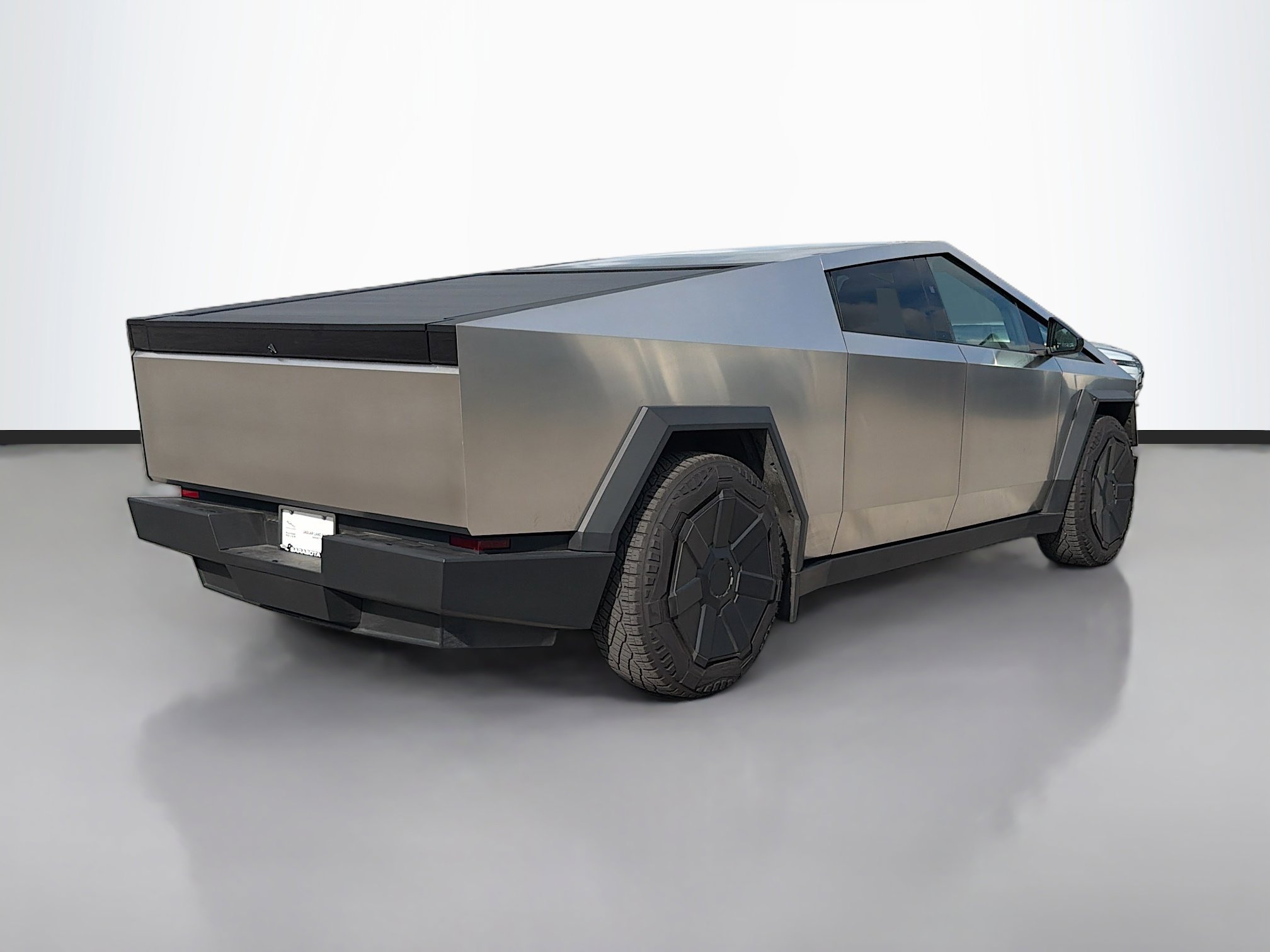 Used 2024 Tesla Cybertruck AWD Crew Cab image 5