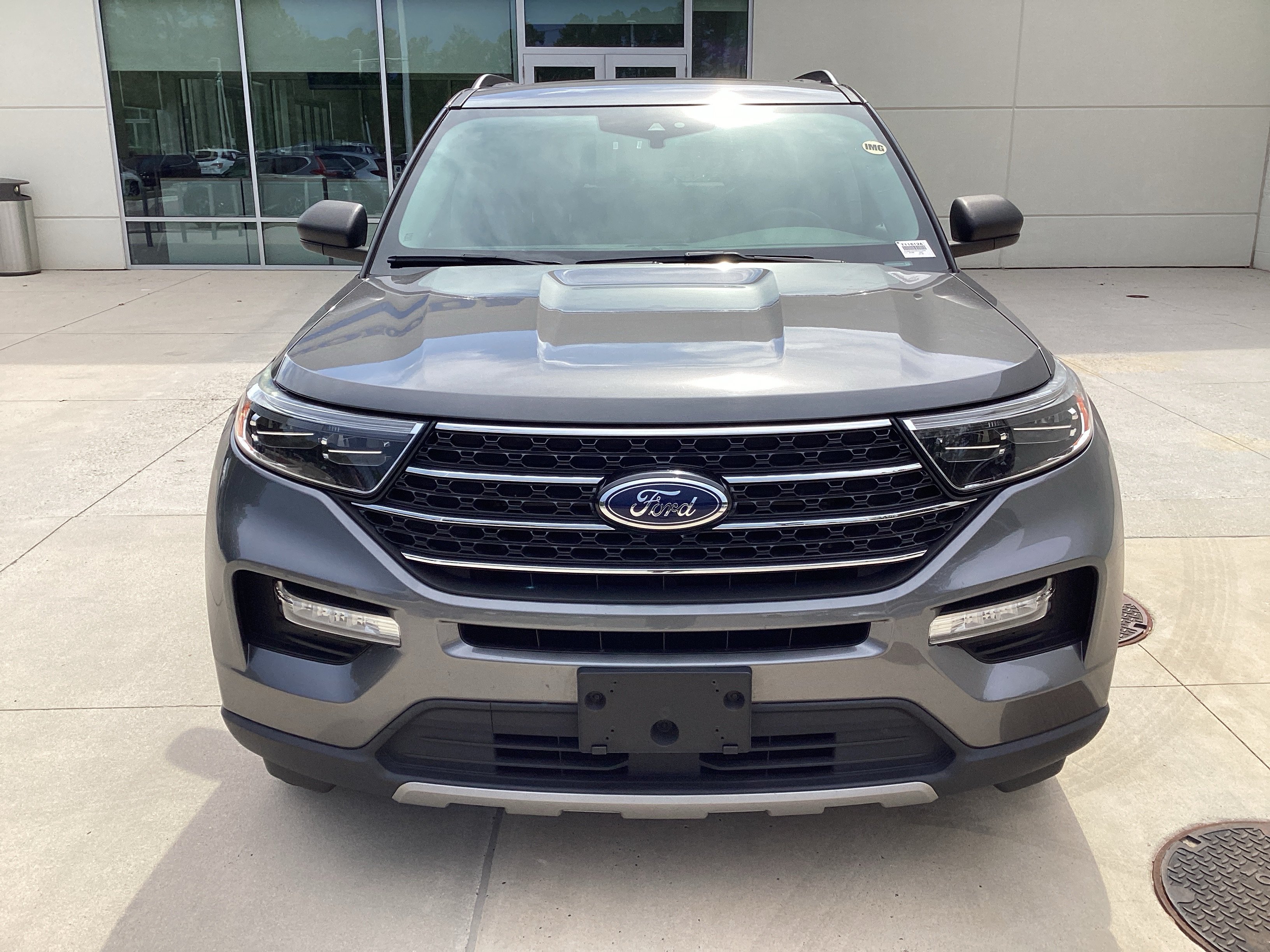 Used 2021 Ford Explorer XLT w/ Equipment Group 202A AWD/4WD image 3