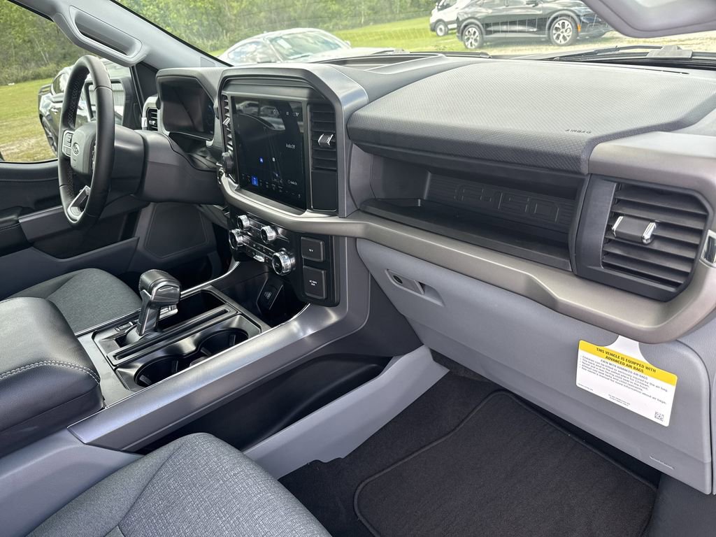 New 2025 Ford F150 Lightning XLT image 28