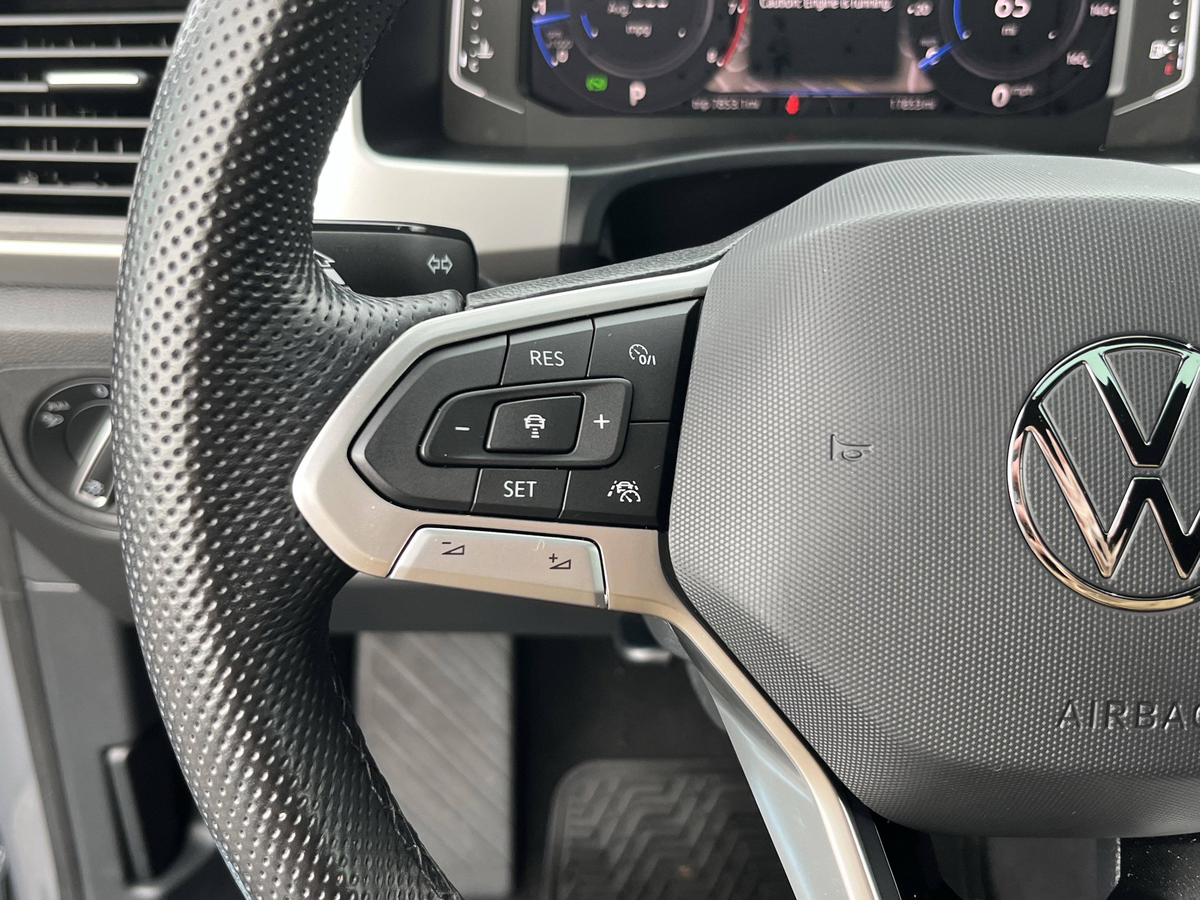 Used 2023 Volkswagen Atlas Cross Sport SEL Premium R-Line image 22