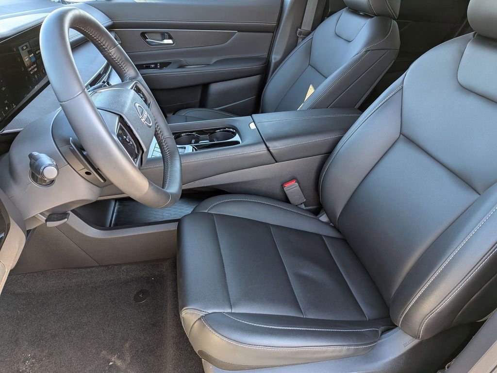 Certified 2025 Nissan Murano SV image 18
