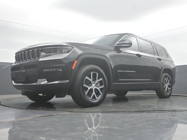 Used 2025 Jeep Grand Cherokee L Limited w/ Trailer Tow Package AWD/4WD image 47
