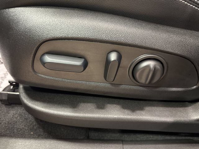 Used 2024 GMC Terrain SLT w/ Infotainment Package II AWD/4WD image 42