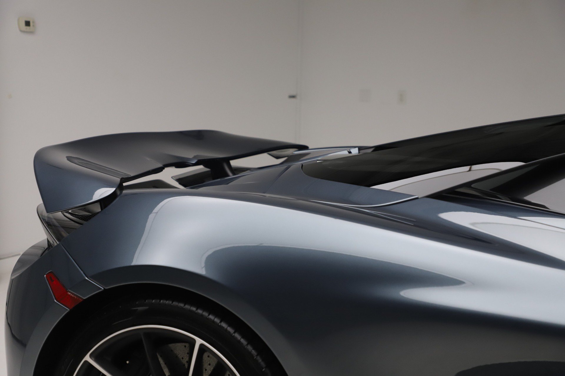 Used 2020 McLaren 720S Spider RWD image 33