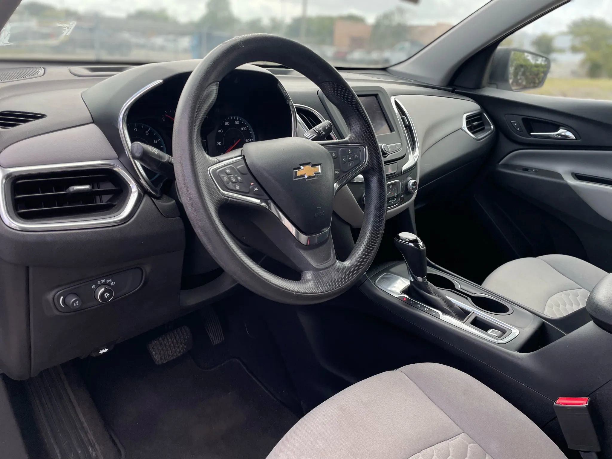 Used 2021 Chevrolet Equinox LS w/ LS Convenience Package FWD image 19