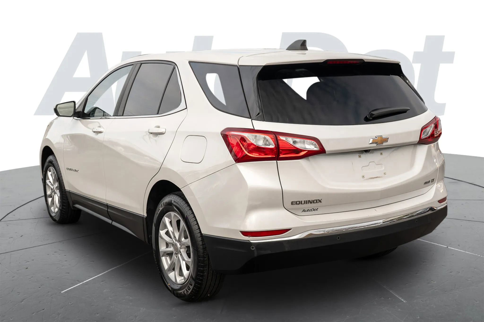 Used 2021 Chevrolet Equinox LT image 2