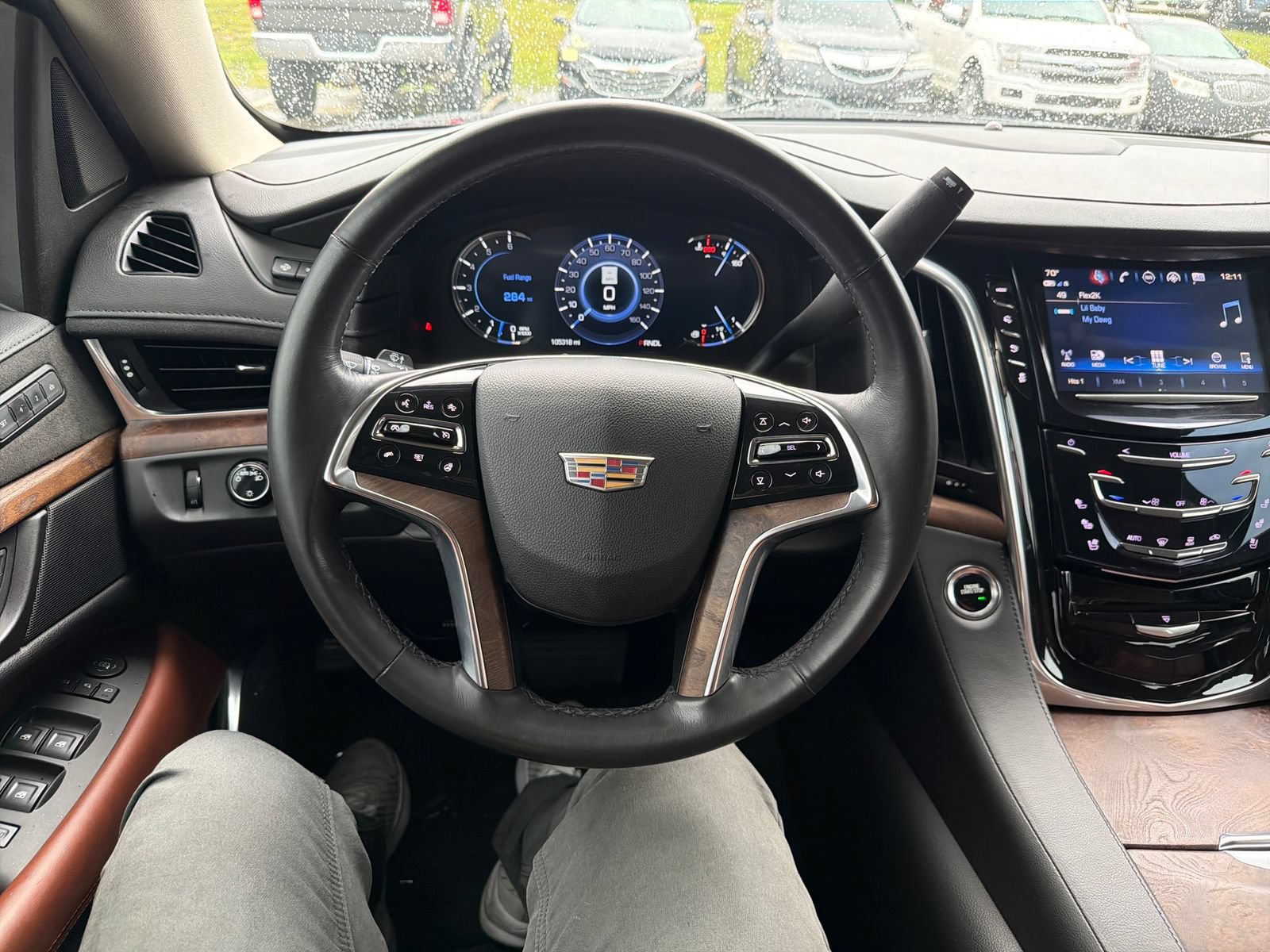 Used 2020 Cadillac Escalade Luxury w/ LPO, Radiant Package AWD/4WD image 16