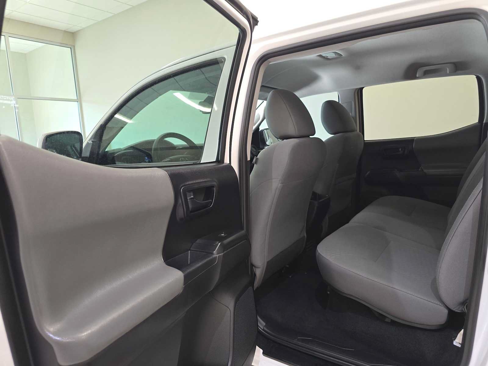 Used 2020 Toyota Tacoma SR AWD/4WD image 23