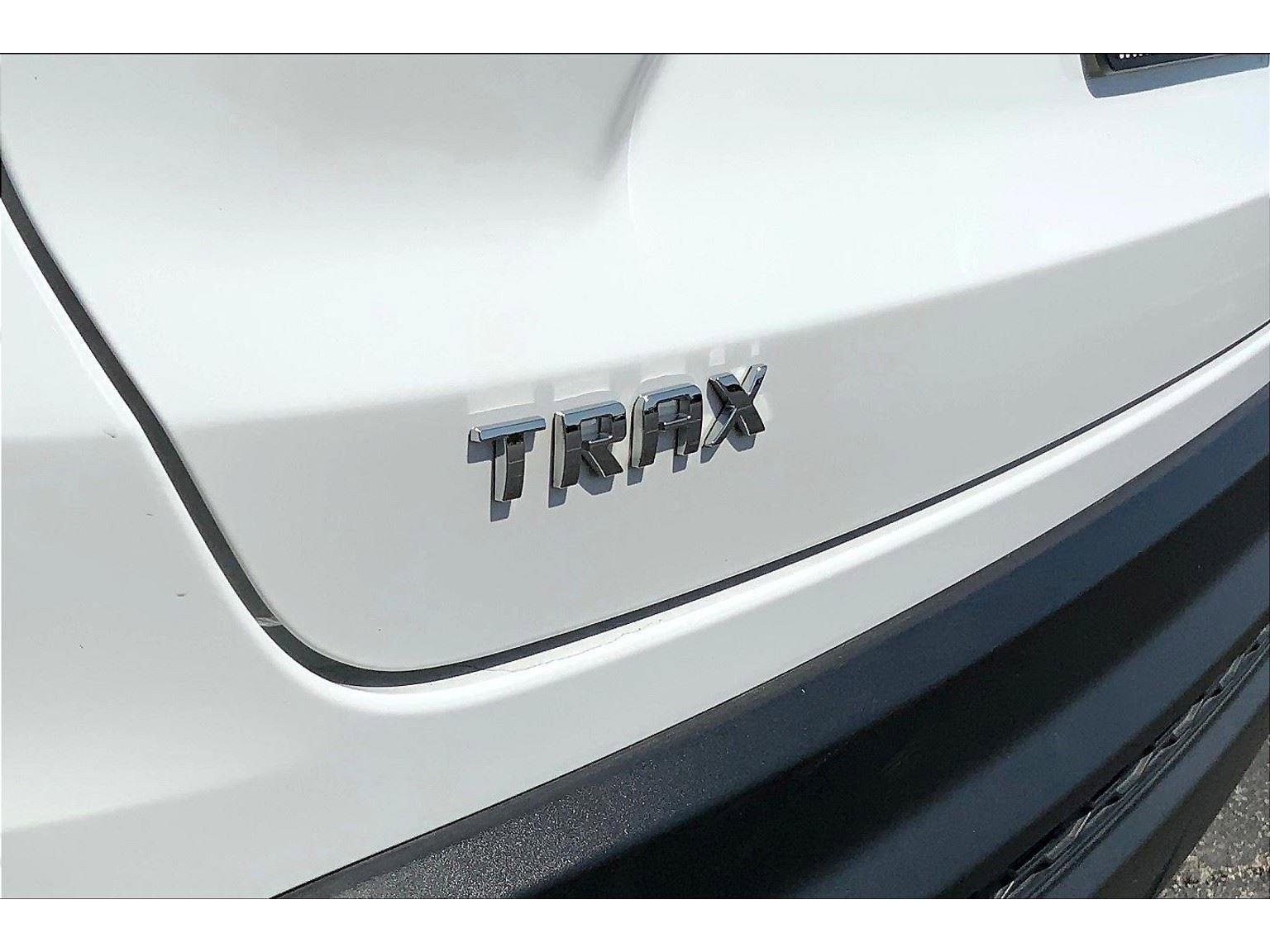 Used 2025 Chevrolet Trax LS image 8