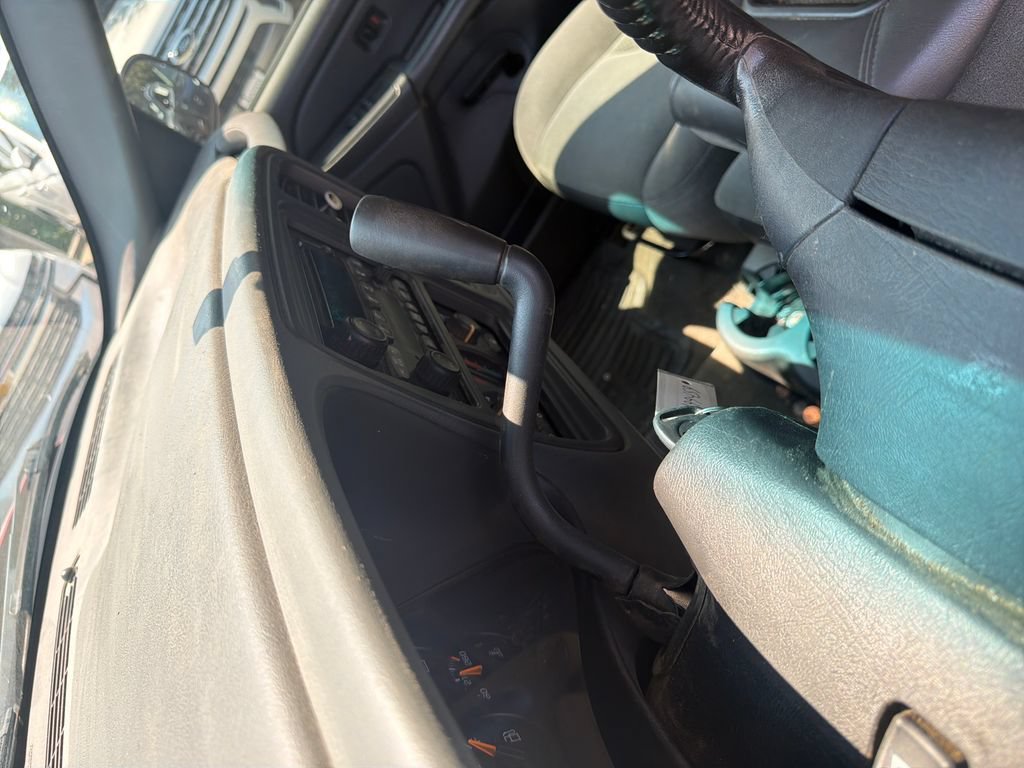 Used 2005 Chevrolet Silverado 2500 LS AWD/4WD image 24