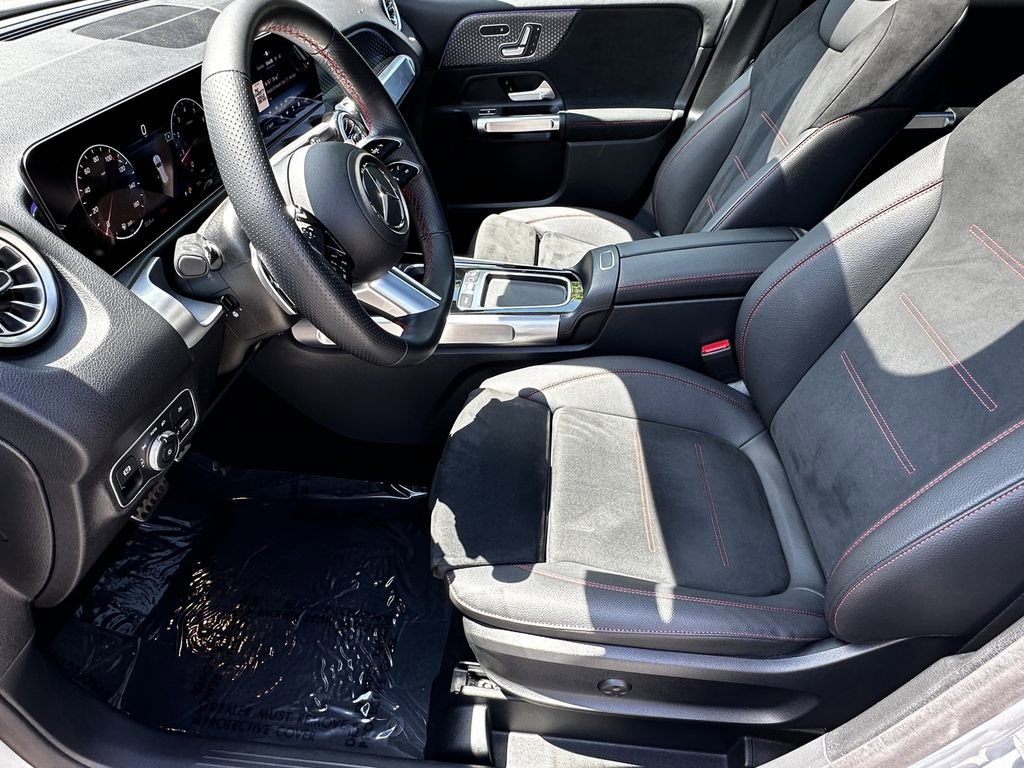 Used 2025 Mercedes-Benz GLB 250 image 10