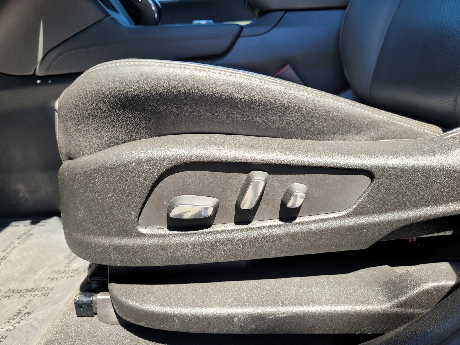 Used 2025 Cadillac XT6 Premium Luxury AWD/4WD image 11