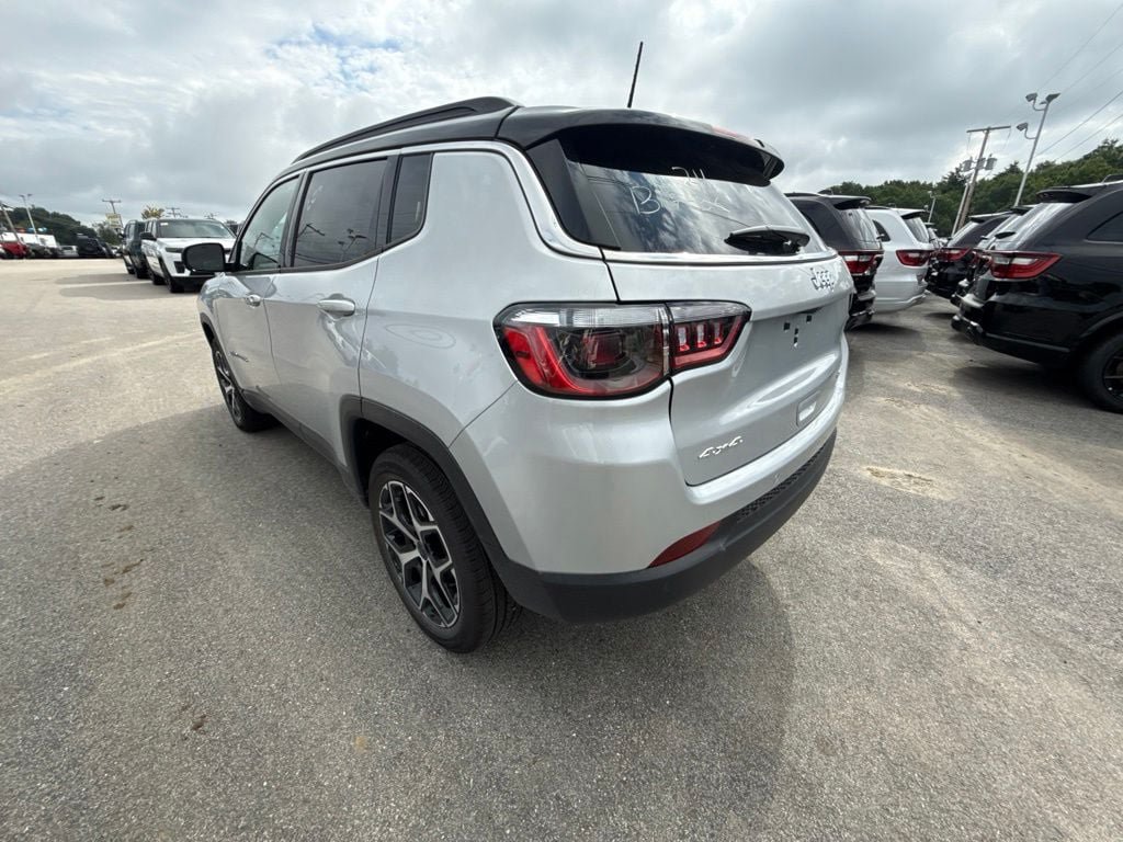 New 2026 Jeep Compass Limited w/ Sun, Sound & Navigation Group AWD/4WD image 3