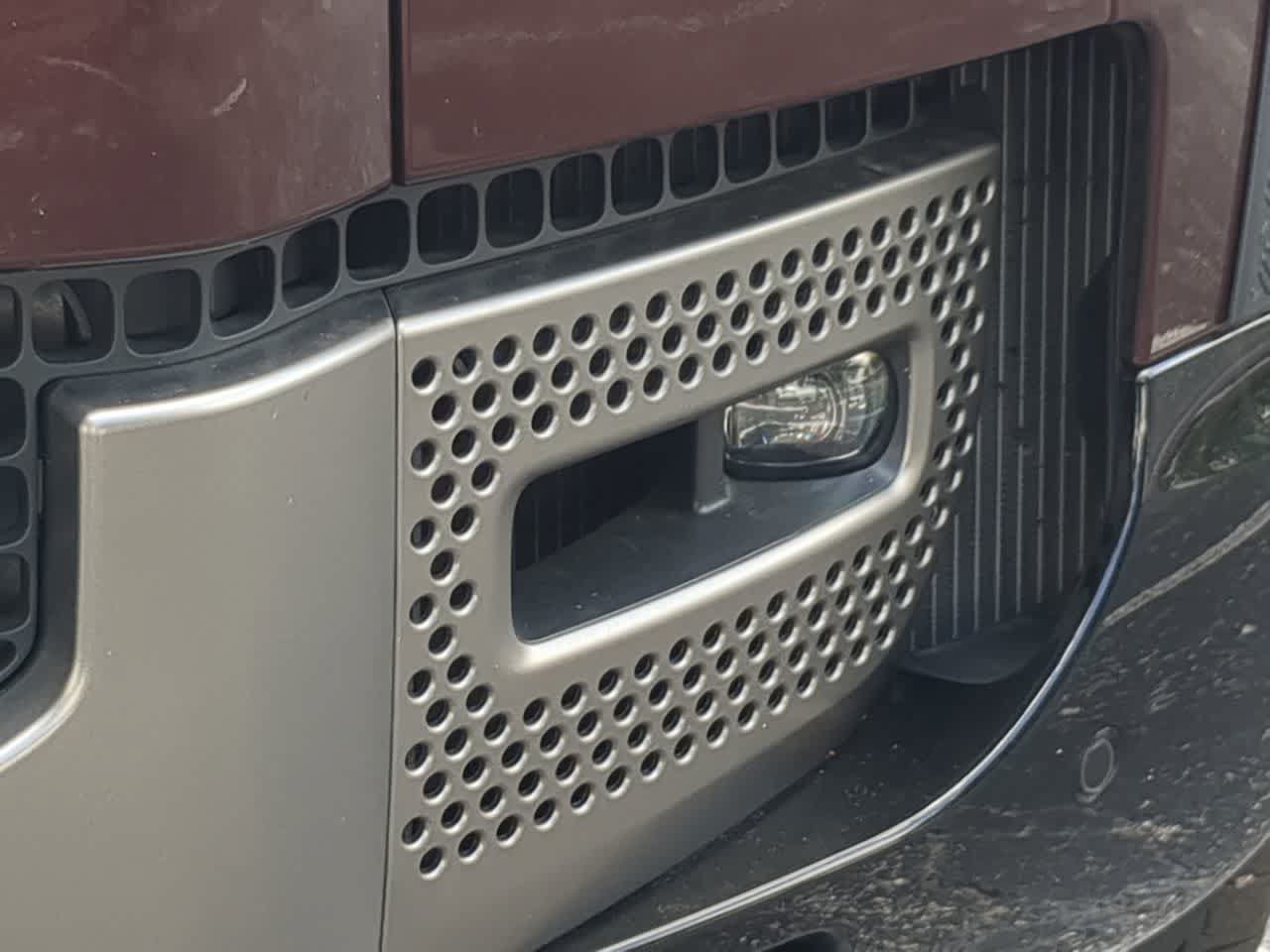 Certified 2025 Land Rover Defender 130 X-Dynamic SE AWD/4WD image 11
