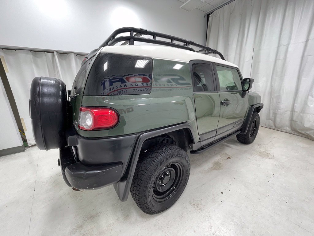 Used 2014 Toyota FJ Cruiser 4WD w/ Upgrade Package image 5