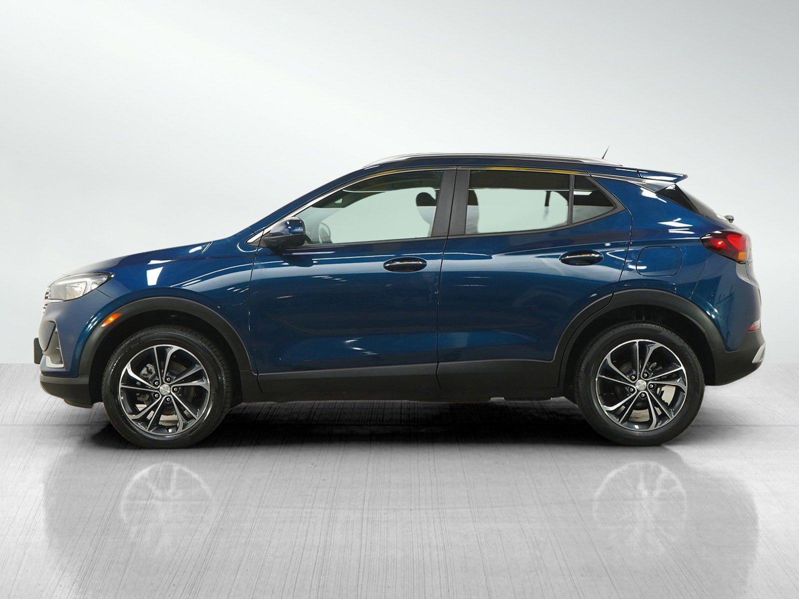 Used 2021 Buick Encore GX Select AWD/4WD image 2
