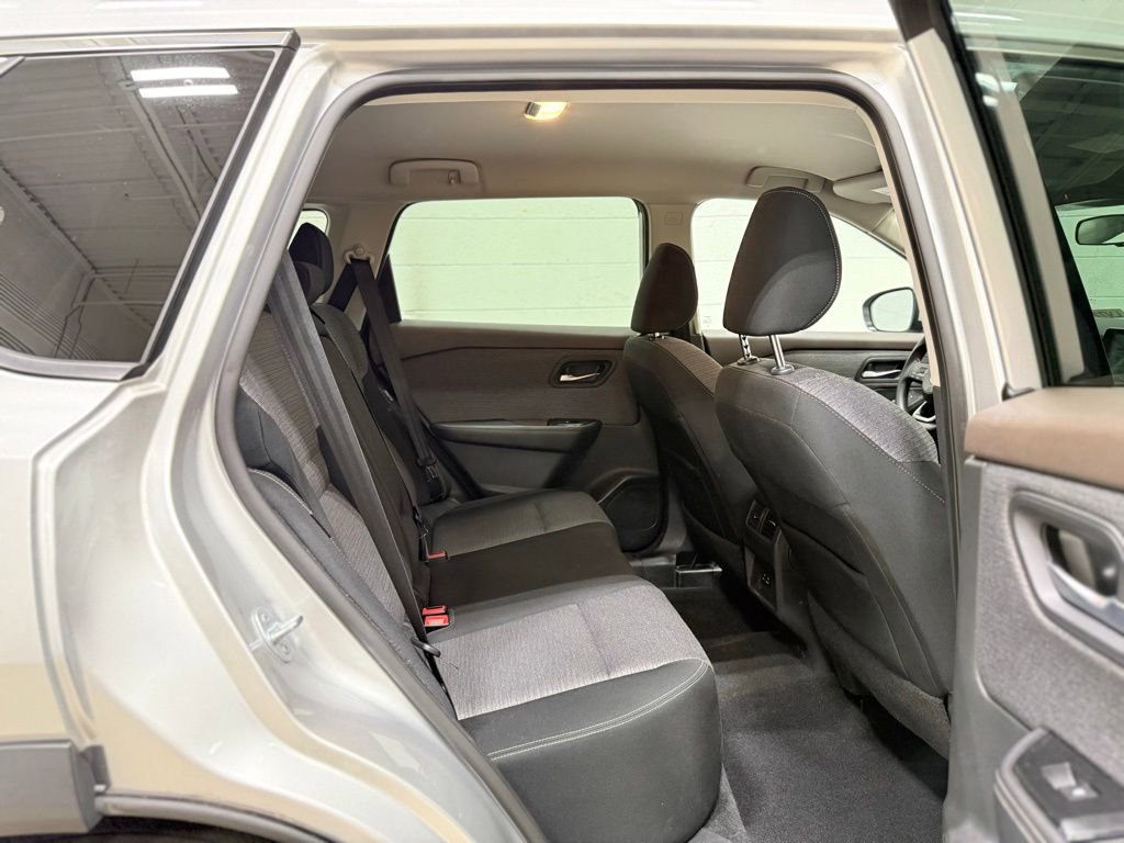 Used 2021 Nissan Rogue SV AWD/4WD image 39