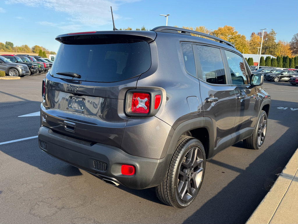 Used 2021 Jeep Renegade Latitude image 10