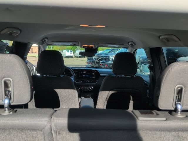Used 2025 Chevrolet TrailBlazer LT w/ LT Cold Weather Package FWD image 33