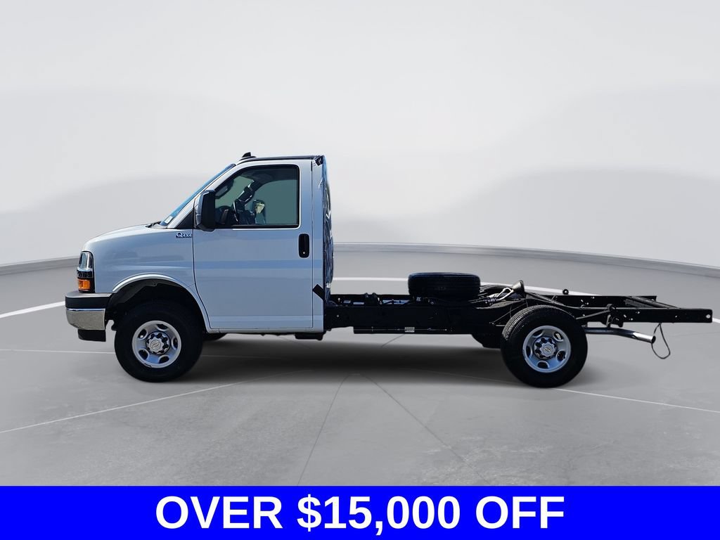 New 2023 Chevrolet Express 3500 w/ Power Convenience Package RWD image 4
