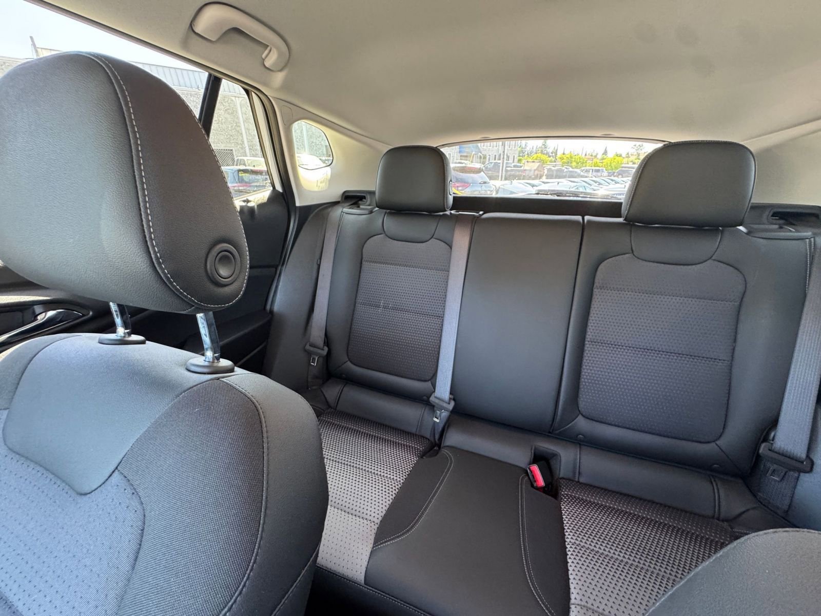 Used 2025 Chevrolet Trax LT image 38