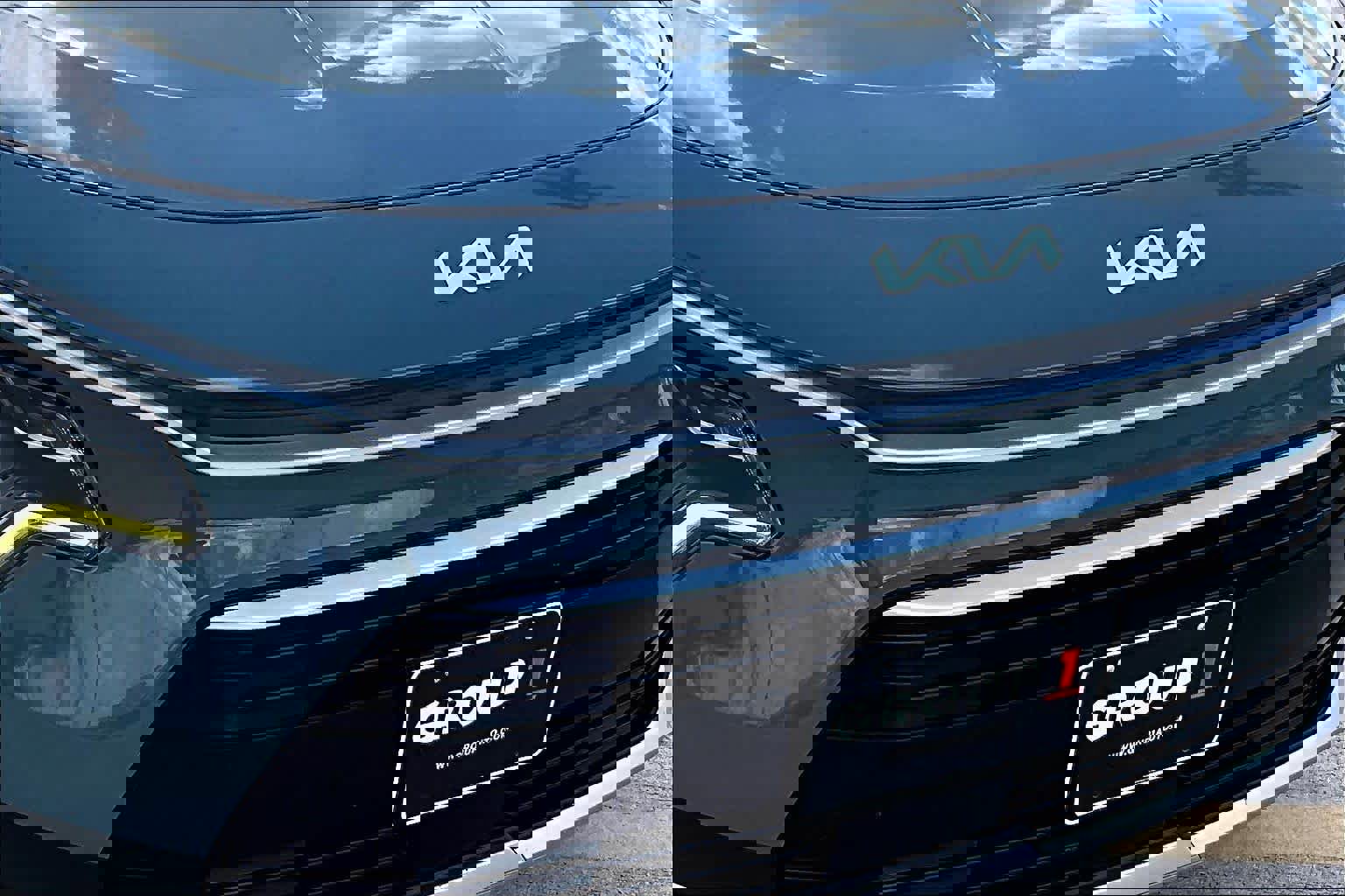 Used 2023 Kia Niro EX image 30