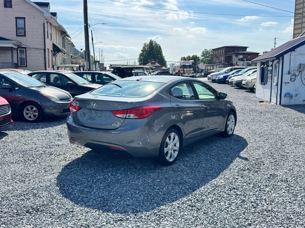 Used 2013 Hyundai Elantra Limited w/ Technology Pkg FWD image 5