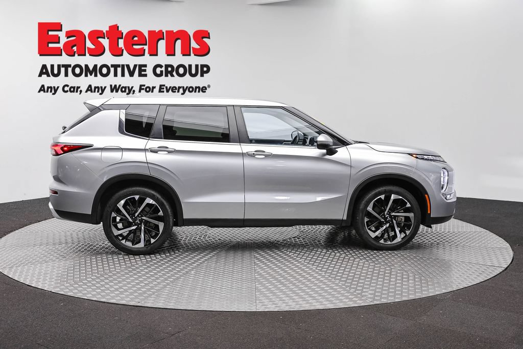 Used 2024 Mitsubishi Outlander SE FWD image 6