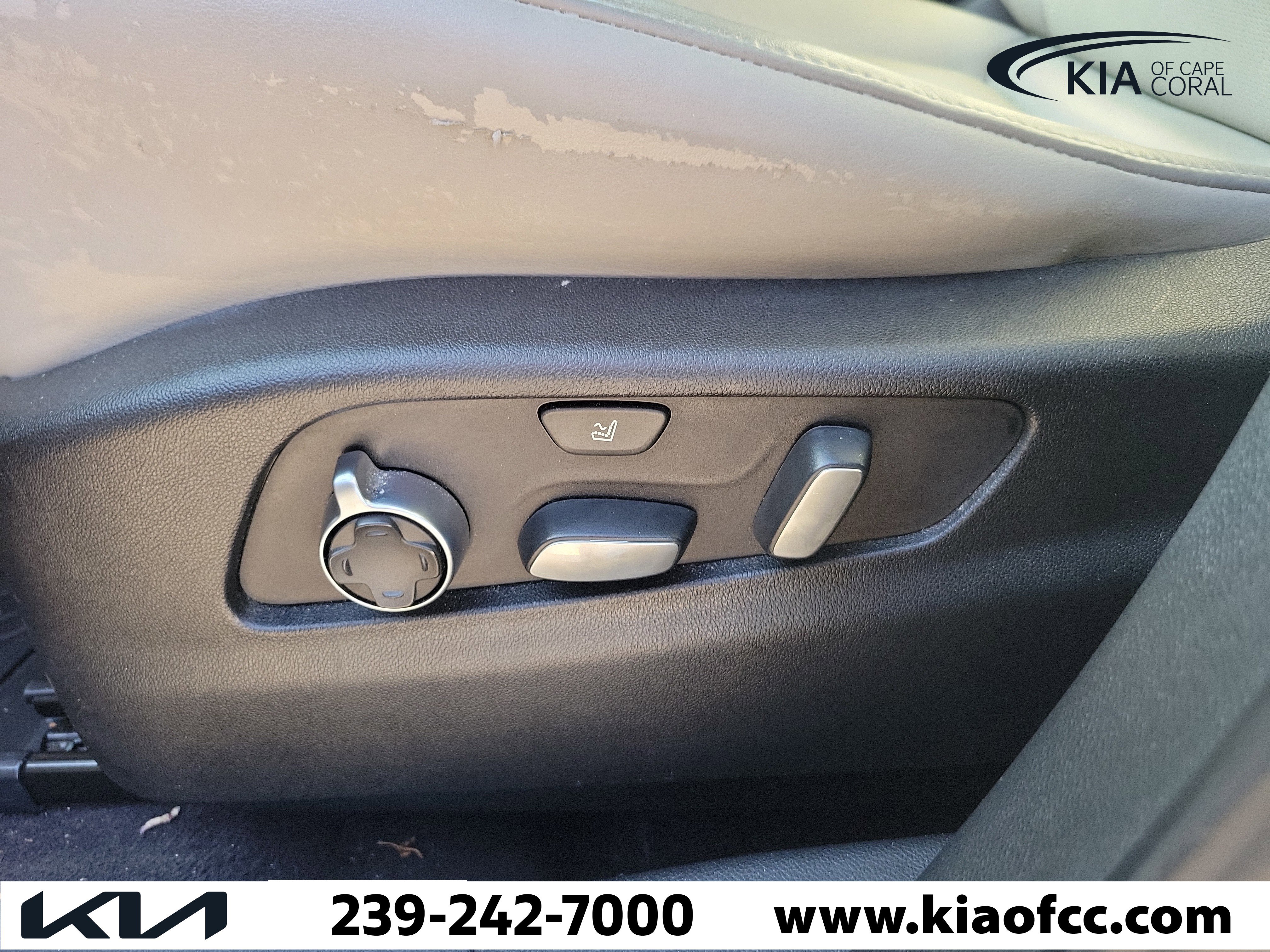 Used 2019 Cadillac XT4 Premium Luxury FWD image 22
