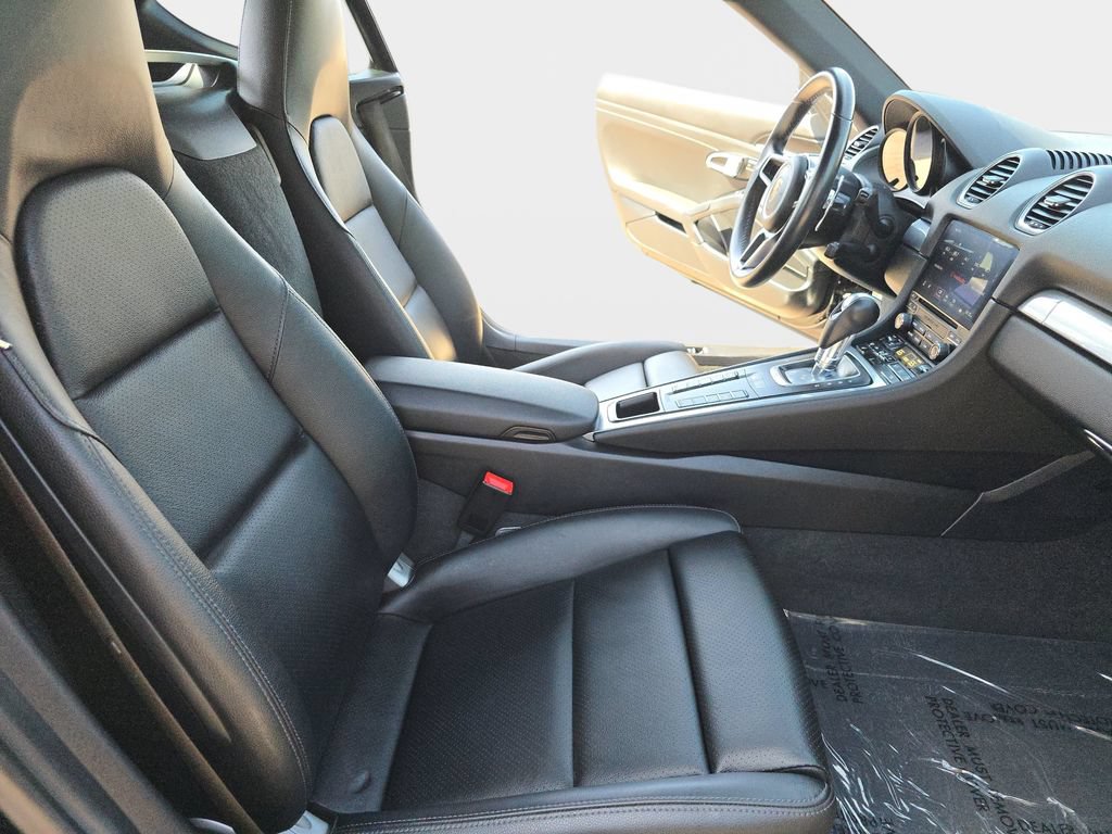 Used 2019 Porsche 718 Cayman RWD image 12