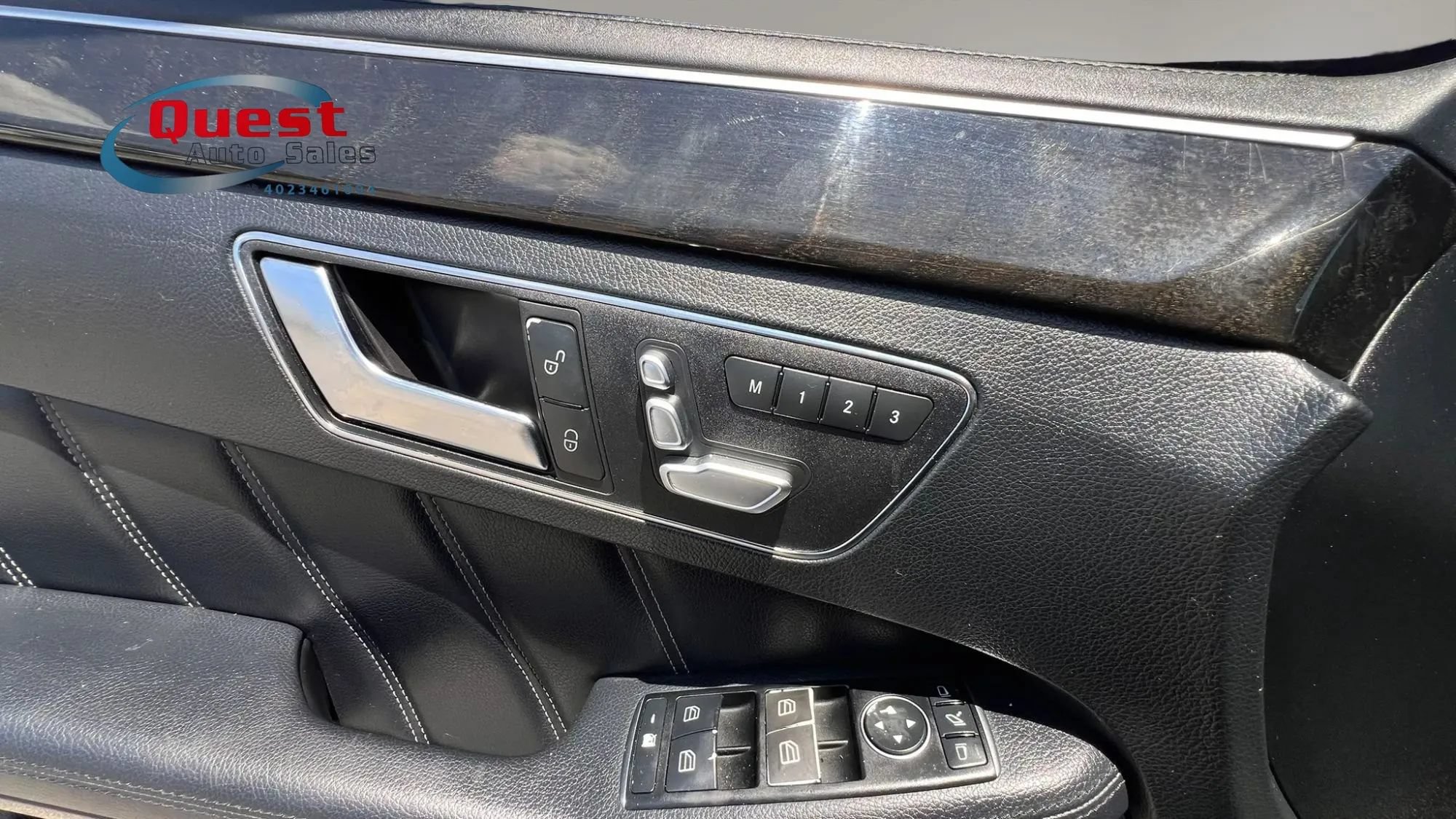 Used 2015 Mercedes-Benz E 400 Sedan w/ Driver Assistance Package image 32