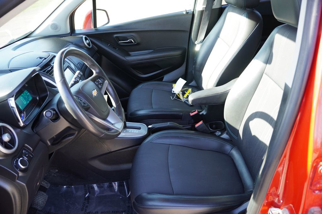 Used 2016 Chevrolet Trax LT w/ LT Sun and Sound Package FWD image 15