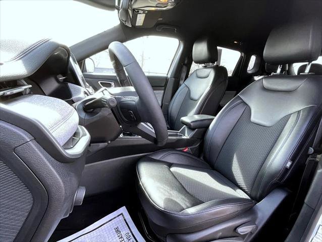 Certified 2025 Jeep Compass Latitude AWD/4WD image 11