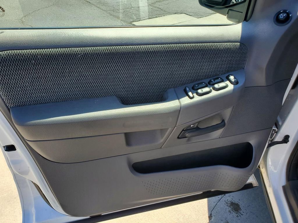 Used 2002 Ford Explorer XLT image 20
