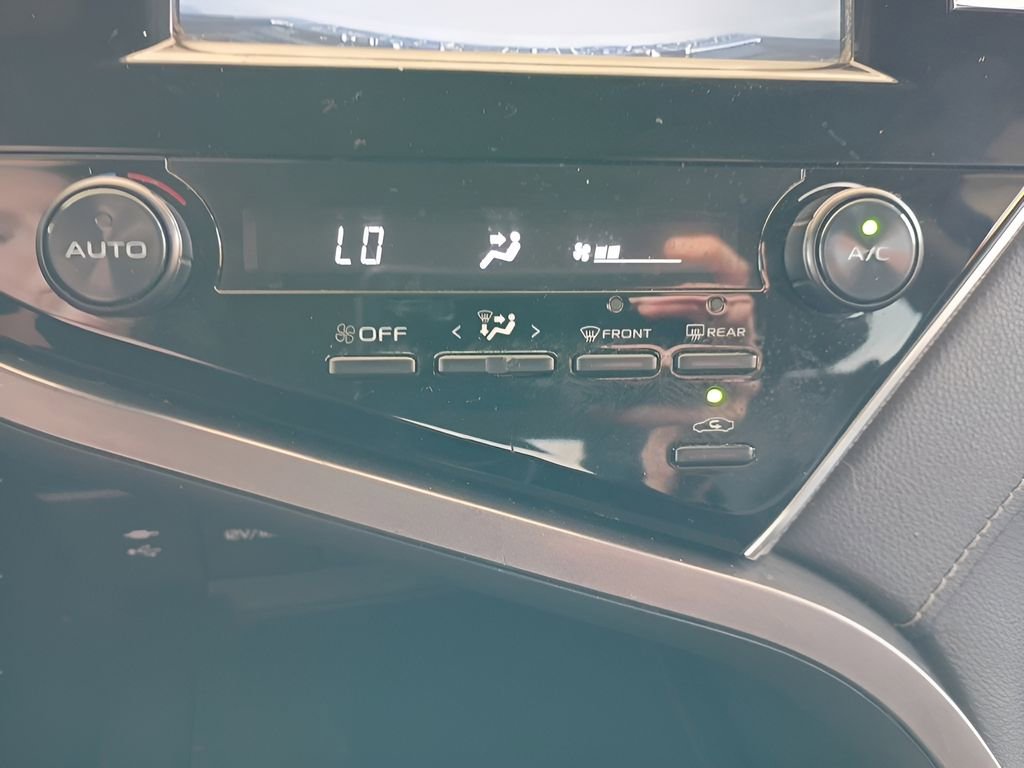 Used 2018 Toyota Camry SE FWD image 17