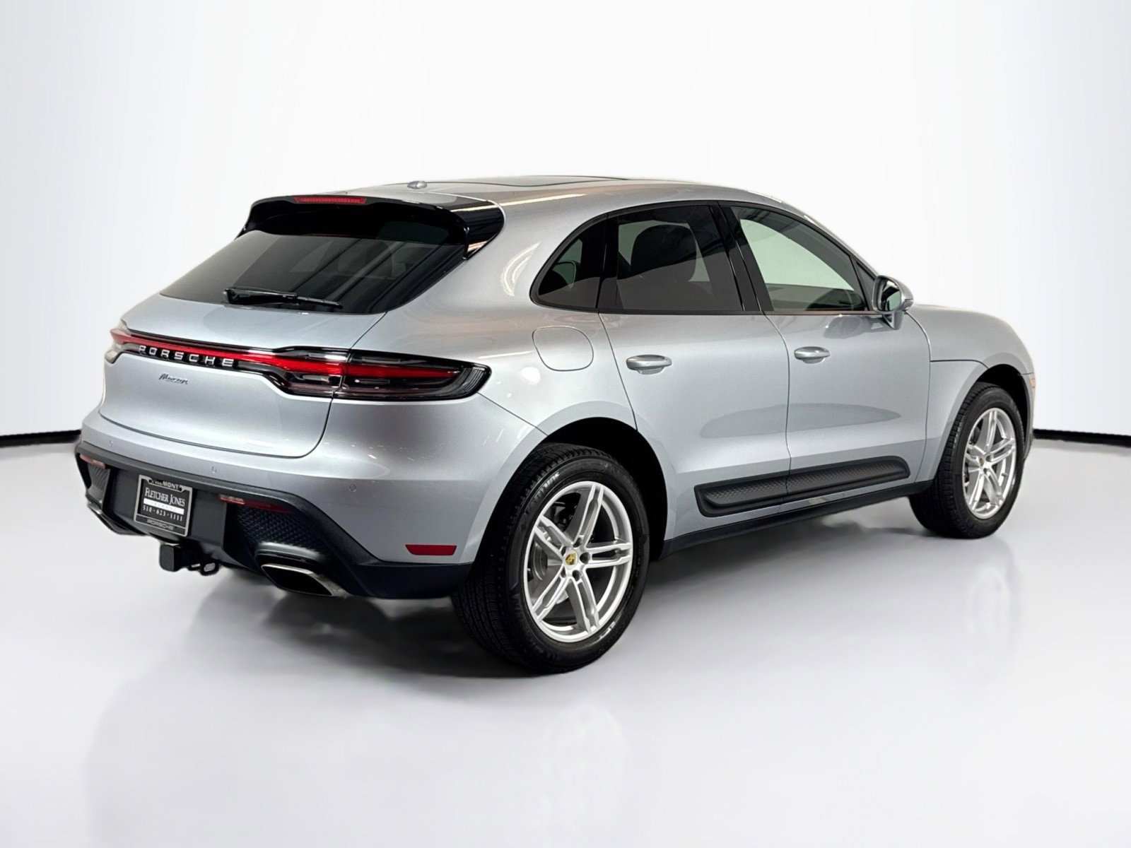 Used 2025 Porsche Macan Turbo AWD/4WD image 9
