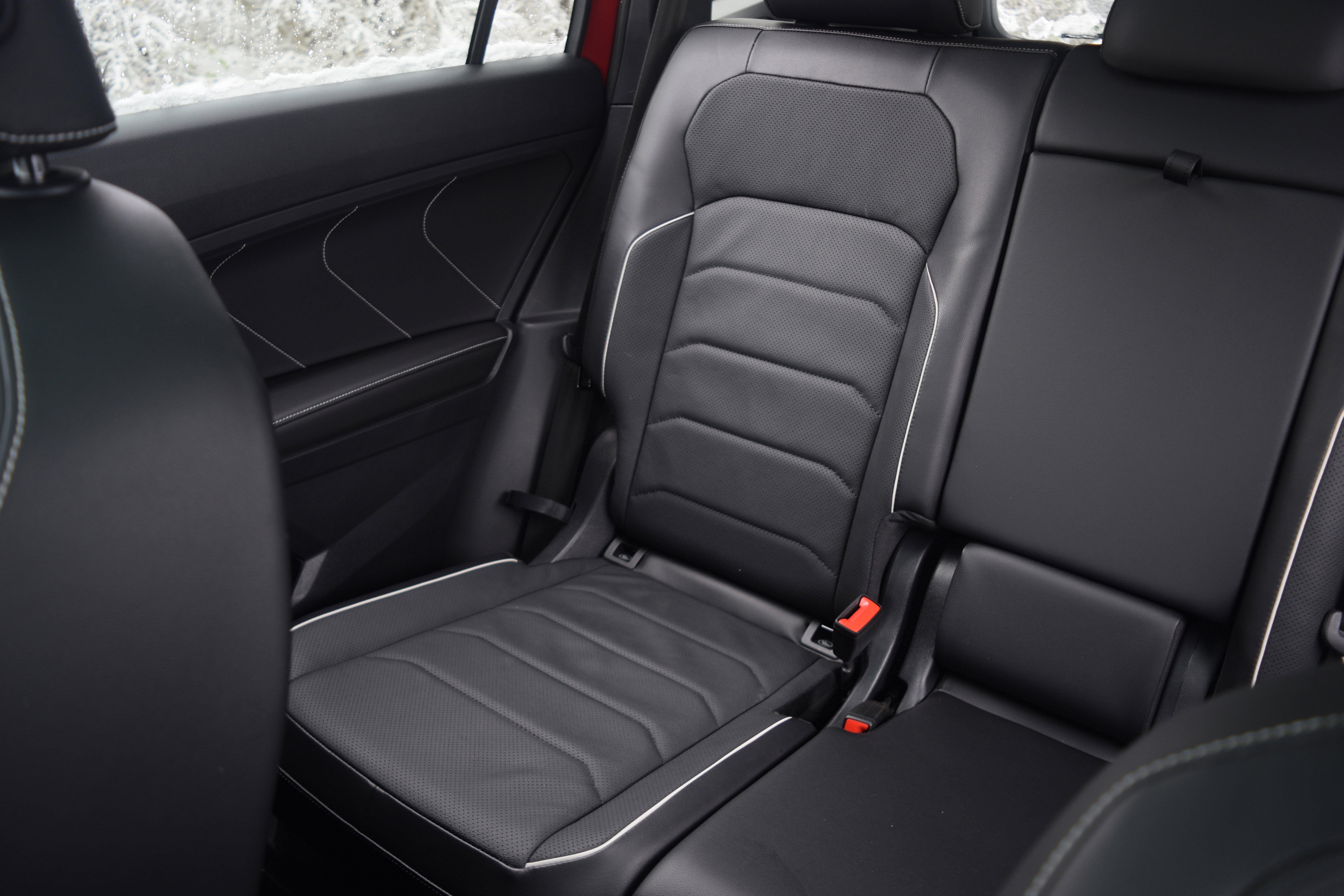 Used 2024 Volkswagen Tiguan SEL R-Line image 16