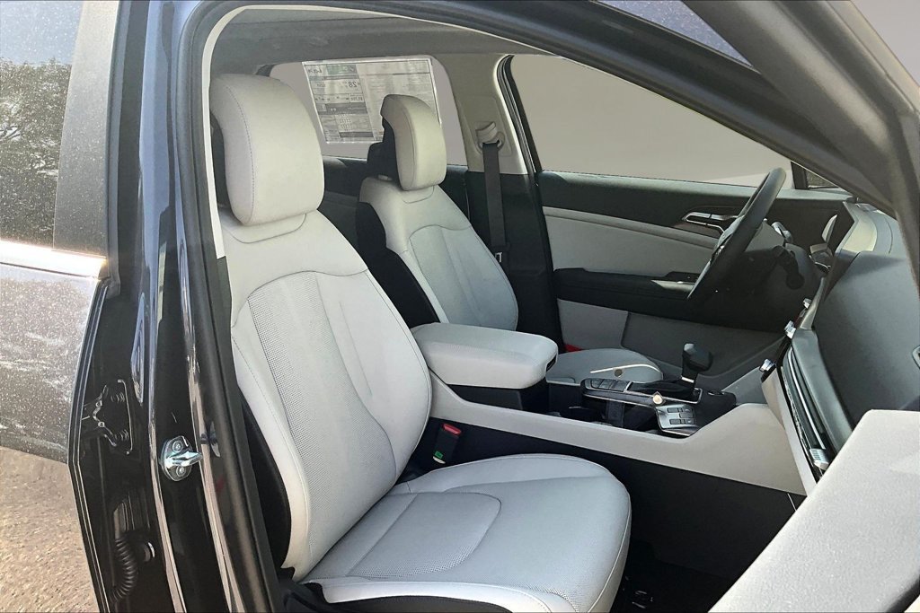 New 2026 Kia Sportage EX FWD image 11
