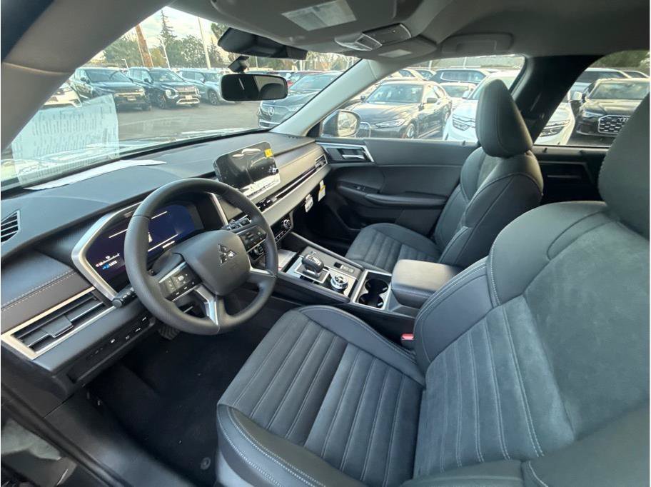 Used 2025 Mitsubishi Outlander SE AWD/4WD image 10